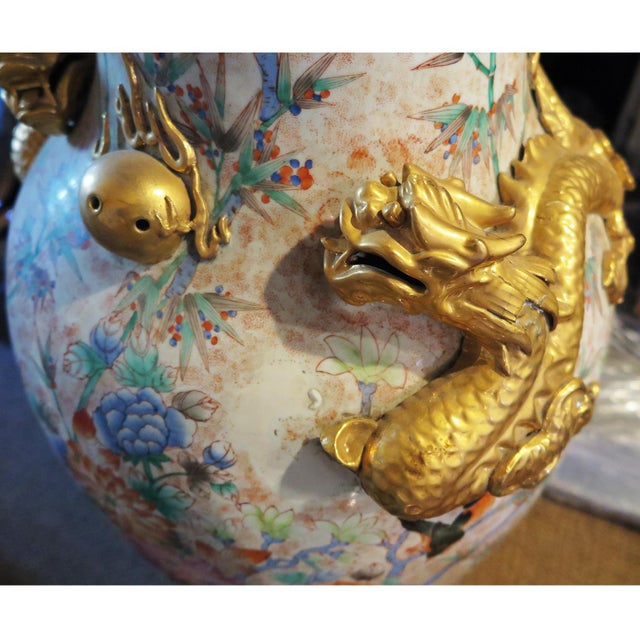 20th Century Chinese Cantonese Rose Medallion Vase With Gold Dragons For Sale - Image 4 of 9