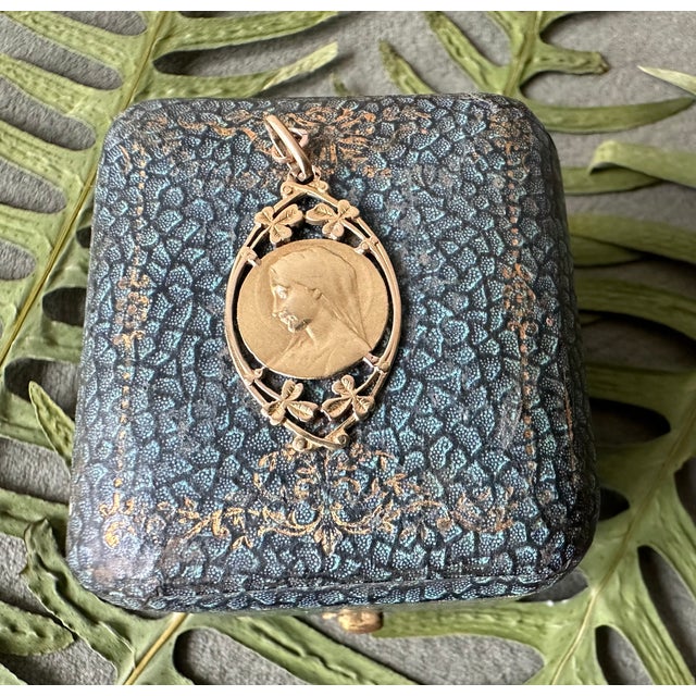 Art Nouveau Lucky Charm Pendant, 1890 For Sale - Image 12 of 14