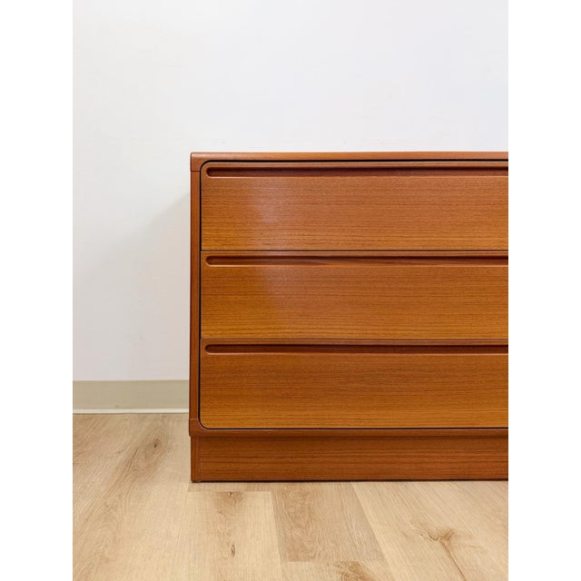 Torring Mobelfabrik Teak Mid-Century Danish Dresser Torring Mobelfabrik Three Drawer Soft Close For Sale - Image 4 of 10