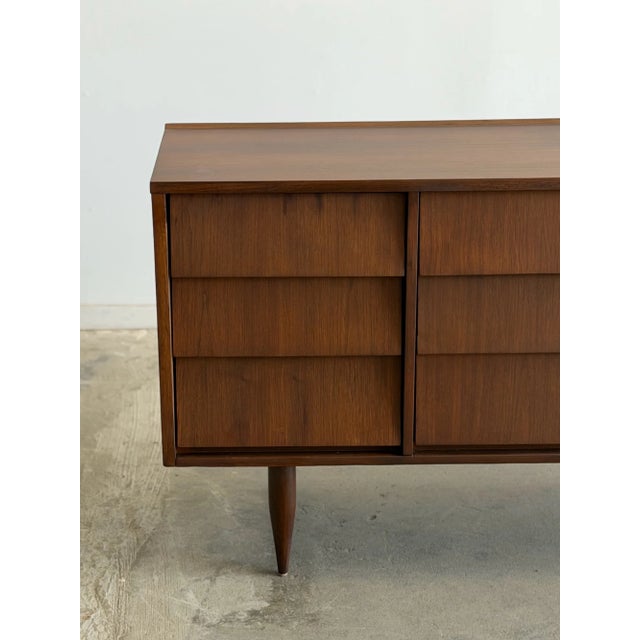 Mid-Century Modern Vintage Louvered 9 Drawer Dresser For Sale - Image 3 of 15