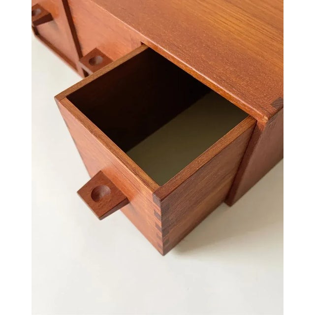 Small Wall Mounted Chest of Drawers by Östen Kristiansson for Luxus, 1960s For Sale - Image 6 of 9