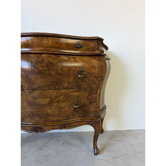 Italian Louis XV Style Bombe Burlwood Chest With Cabriole Legs For Sale - Image 4 of 18