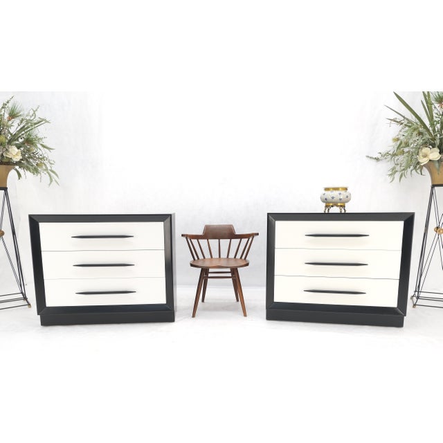 James Mont Pair of Black & White James Mont Style Bachelor 3 Drawer Chests Mid Century MINT For Sale - Image 4 of 15