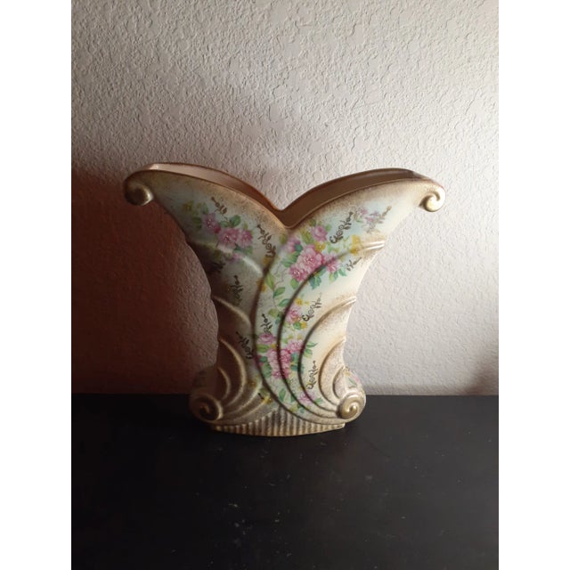 1960s Abingdon Pottery Hand-Painted Fan Vase For Sale - Image 9 of 9