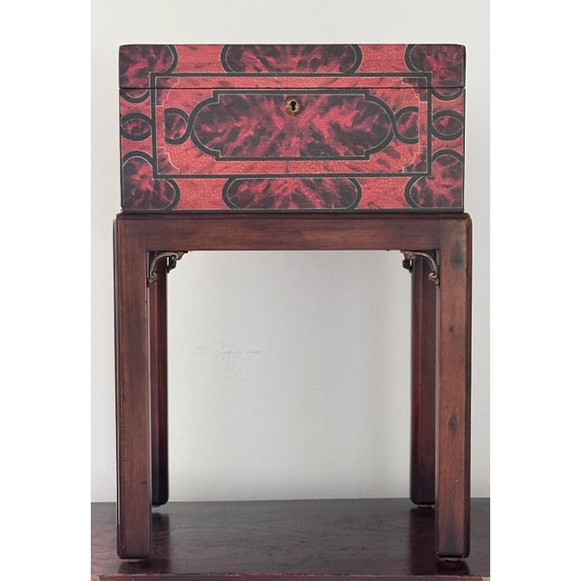 Wood Theodore Alexander Georgian Style Decoupaged Mahogany Cellarette Box on Stand For Sale - Image 7 of 11