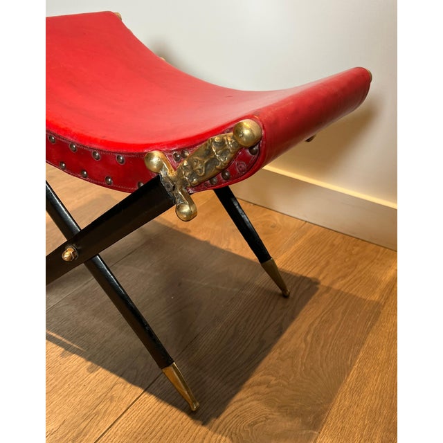 Metal Early 20th Century Neoclassical style Curule stool in red leather and decorated with a crossed sword For Sale - Image 7 of 12