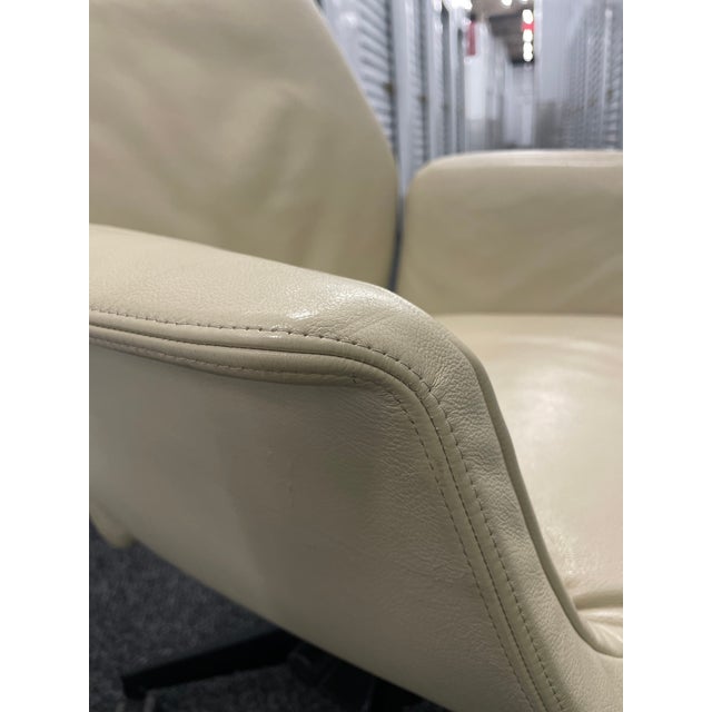 Poltrona Frau Leather Executive Chair For Sale In New York - Image 6 of 9