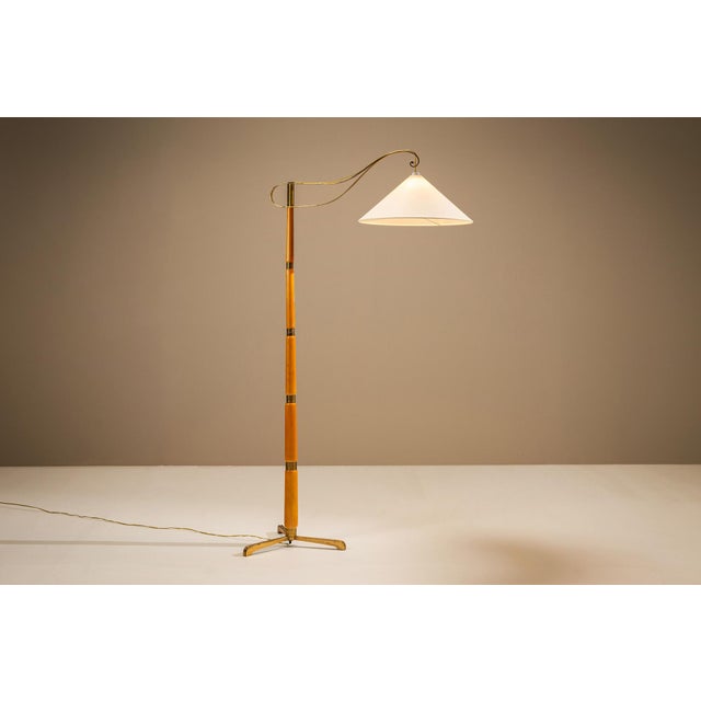 Floor Lamp in Wood and Brass, Sweden, 1940s For Sale - Image 4 of 14