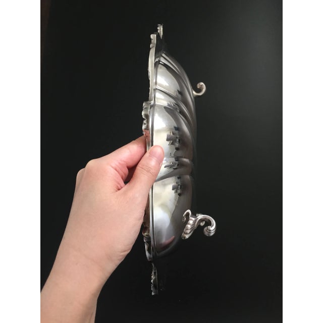 Poole Silver Co. 1950s Vintage Poole Silverplate Old English Large Centerpiece Bowl - Footed Serving Tray For Sale - Image 4 of 13