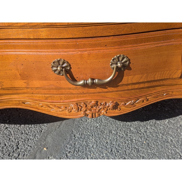 1960s Henredon French Provincial 9-Drawer Dresser For Sale - Image 13 of 18