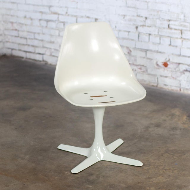 White Mid-20th Century MCM Burke Tulip Side Chair No 115 White Shell Round Stationary Base & Black Cushion For Sale - Image 8 of 14