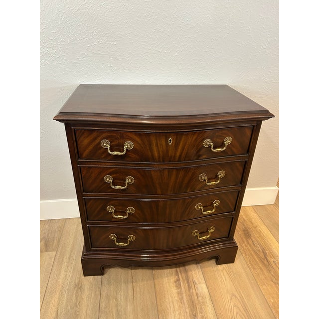 Chippendale Late 20th Century Drexel Heritage Hierlooms Flame Mahogany Four Drawer Chest/Nightstand - Pair For Sale - Image 3 of 12