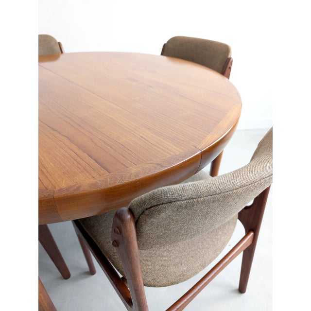 Brown Extendable Dining Table by Ib Kofod-Larsen for Faarup Møbelfabrik, 1960s For Sale - Image 8 of 10