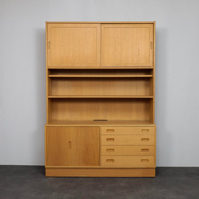 Danish Modern Oak Wall Cabinet by Poul Hundevad for Hundevad & Co., Denmark, 1960s For Sale - Image 9 of 9