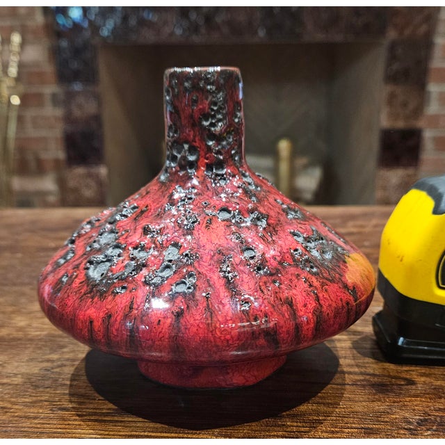 UFO-Shaped Fat Lava Vase For Sale In Charlotte - Image 6 of 9