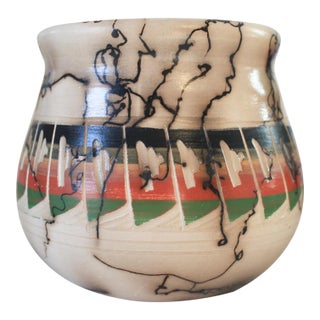 Vintage Native American Navajo Horsehair Pottery Vase - Signed For Sale
