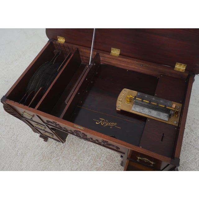 1900 - 1909 Regina no.61 Desk Type Music Box For Sale - Image 5 of 18
