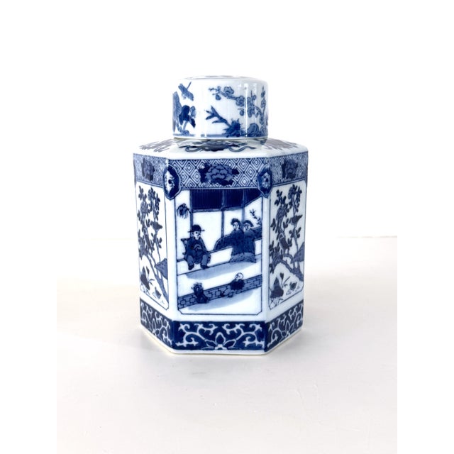 Chinoiserie Vintage Blue and White Chinoiserie Porcelain Tea Caddy For Sale - Image 3 of 9