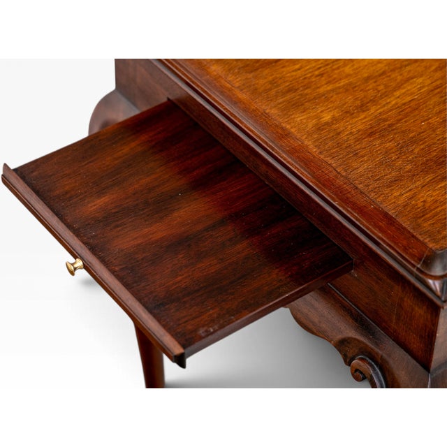 Chestnut Vintage Henkel Harris Queen Anne Mahogany Tea Table With Candle Slides For Sale - Image 8 of 11