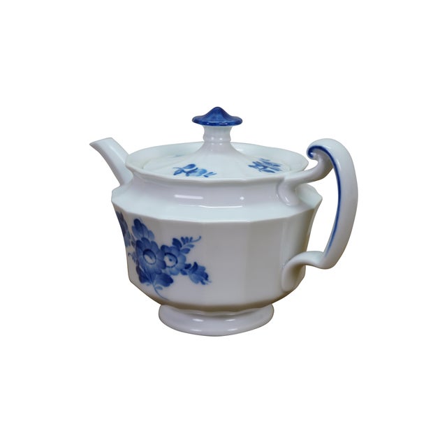 Traditional Mid 20th Century Denmark Royal Copenhagen 8503 Blue Flower Teapot Tea Coffee Pot Pitcher 9" For Sale - Image 3 of 15