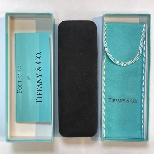 Gold Mid 20th Century Tiffany & Co. Portfolio Gold-Plated Quartz Ladies Wrist Watch For Sale - Image 8 of 8