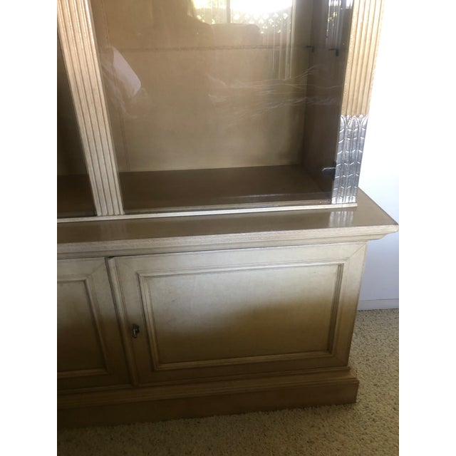 1990s Classical Style Lighted Curio/Display Cabinet With Three Shelves For Sale In Los Angeles - Image 6 of 11