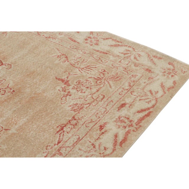 1960s Vintage Zeki Müren Rug in Beige With Red Floral Medallion Pattern by Rug & Kilim For Sale - Image 5 of 7