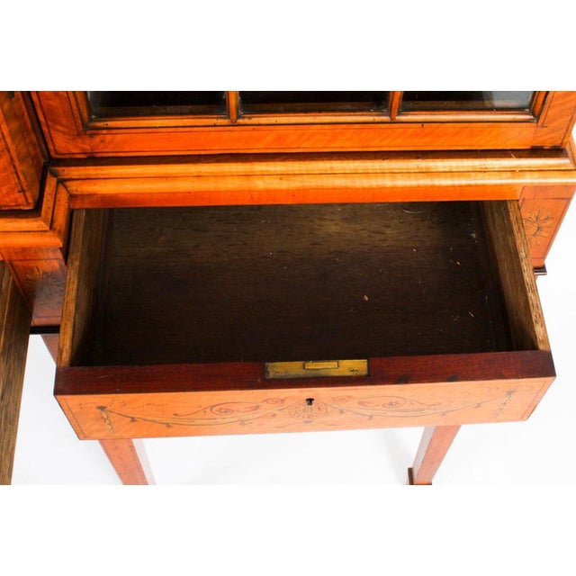 Satinwood Breakfront Bookcase or Display Cabinet from Edwards & Roberts, 19th Century For Sale - Image 13 of 18