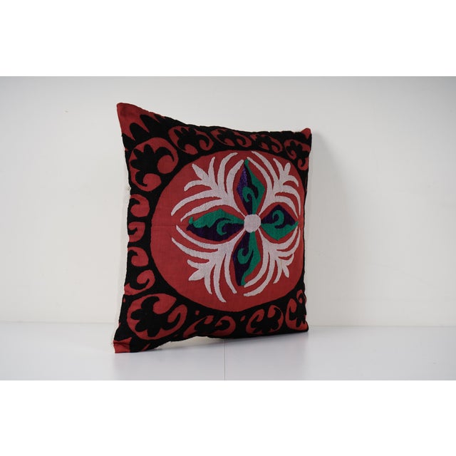 Uzbek Suzani Pillow Cover Elevate your home decor with our Turkish Suzani Pillow Cover, featuring exquisite vintage Uzbek...