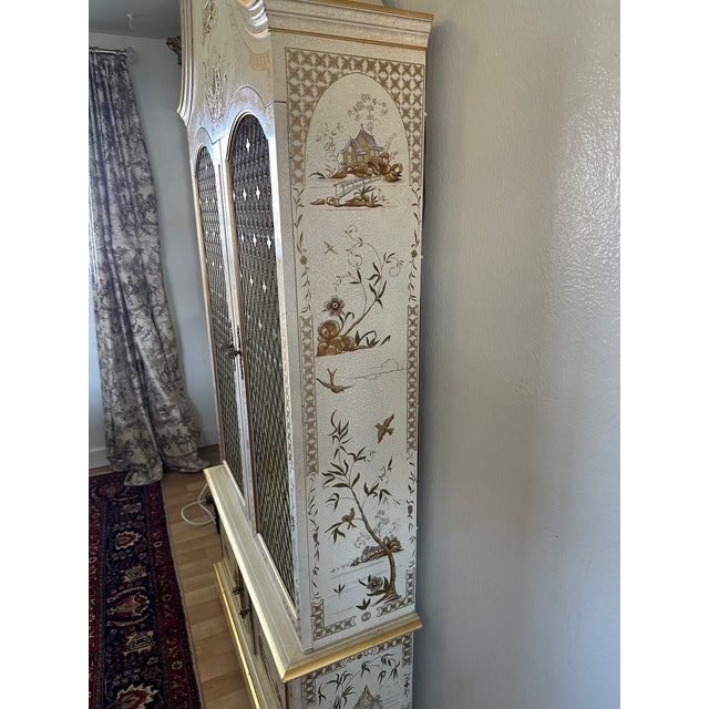 Late 20th Century John Widdicomb Hand-Painted Bonnet-Top Display Cabinet/Vitrine-Chinoiserie Style For Sale - Image 12 of 14