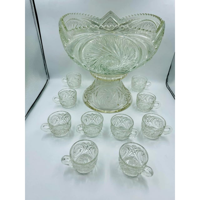 Vintage L. E. Smith "Aztec" Pattern Punch Server Set With Pedestal & 10 Cups For Sale - Image 13 of 13
