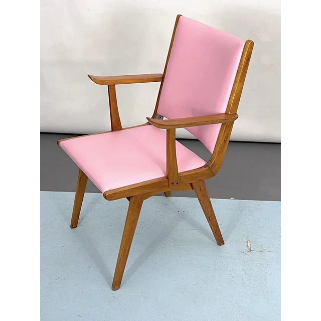 Vintage Italian Wood Accent Chair in Pink Leatherette, Italy, 1950s For Sale - Image 6 of 11