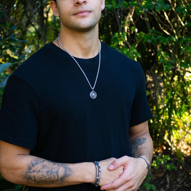 Channel strength, courage, and timeless elegance with the Majestic Lion Black Diamond Necklace. Handcrafted from 925...