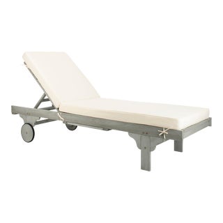 Contemporary Chaise Lounge Chair With Side Table in Ash Grey & White For Sale