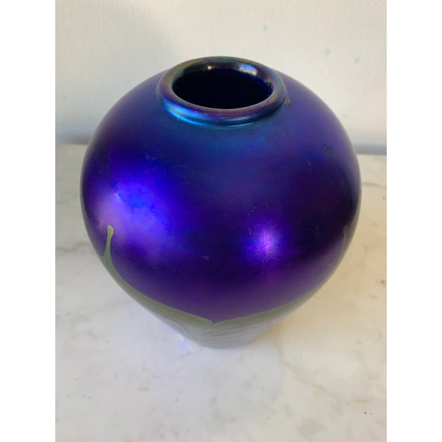 Contemporary Vintage 1985 Pulled Feather Vase by Chuck Walters of Jamala Glass Studio For Sale - Image 3 of 13