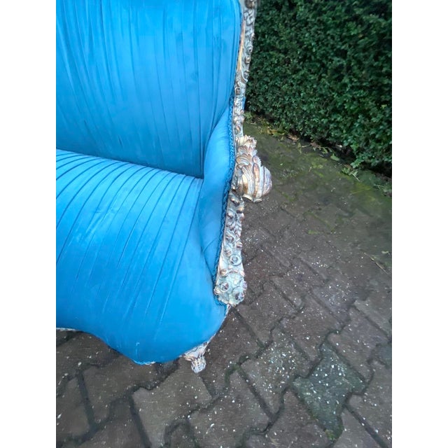 1970 French Louis XVI Pastel Beech Blue Velvet Settee For Sale - Image 6 of 15