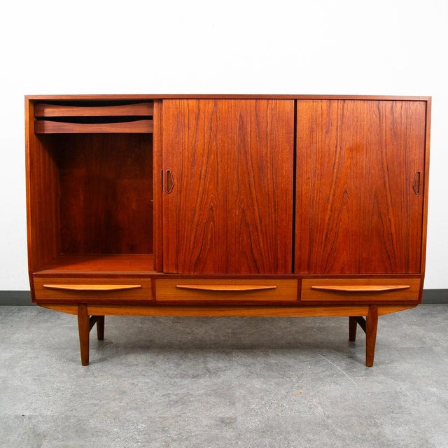 1960s Mid Century Danish Modern Credenza Sideboard Sliding Doors Teak 3 Drawer Denmark For Sale - Image 5 of 12