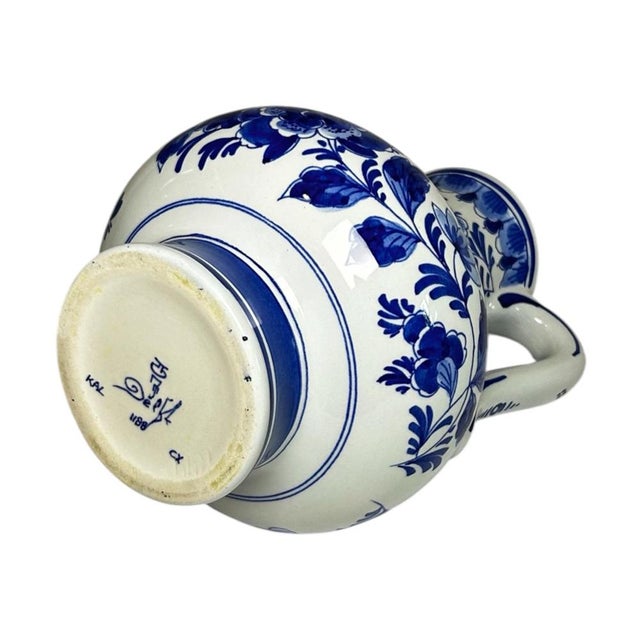 Hand-Painted Blue and White Pitcher Vase by C.M. Albers for Royal Delft, 1978 For Sale - Image 13 of 17