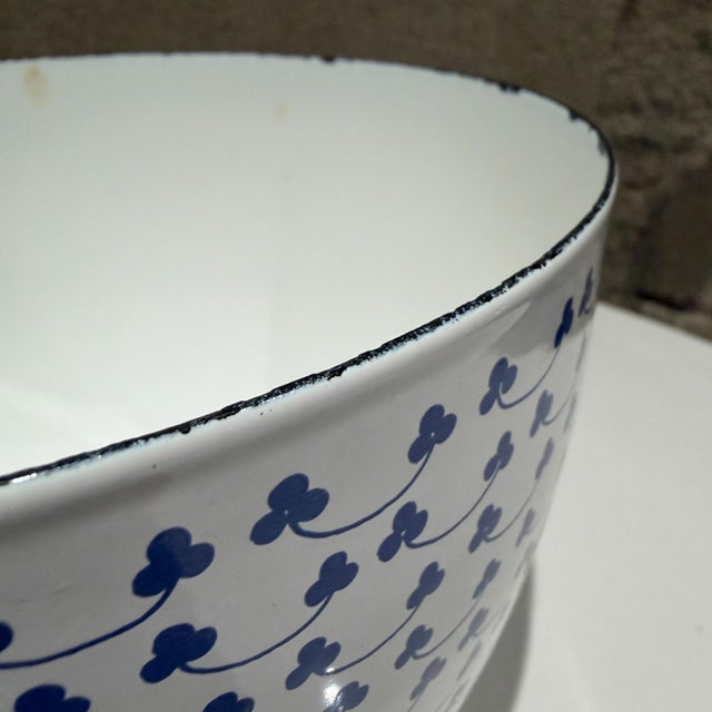 1960s Arabia Finland Finel Enamel Bowl Blue Clover Siniapila Kaj Franck For Sale - Image 5 of 7