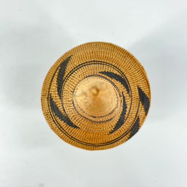 Early 20th Century Tutsi Tight Weave Basket with Lid Rwanda For Sale - Image 4 of 10