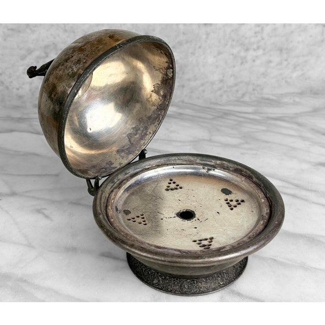 Antique Farmhouse Silverplate Round Domed Cow Butter Dish For Sale - Image 4 of 13