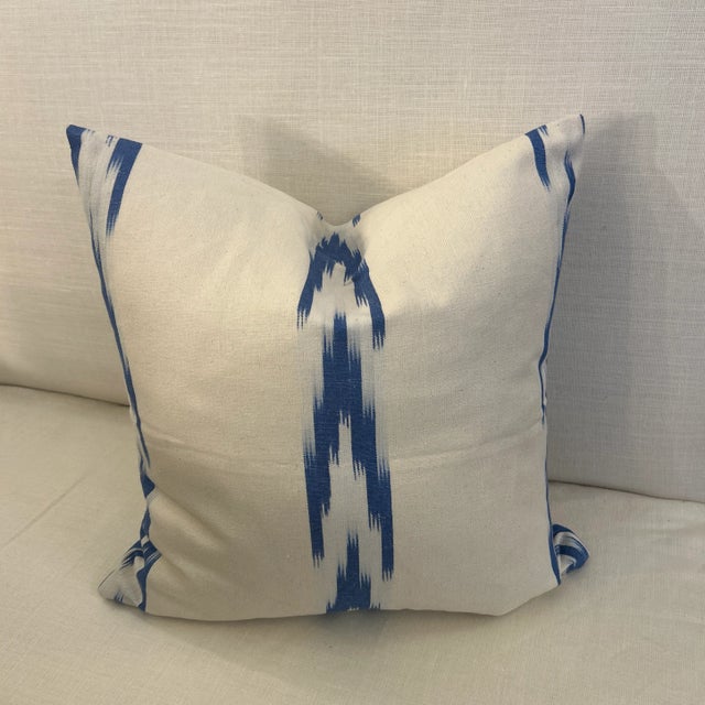 2020s Thick Woven Canvas Fabric With Hand Dyed Ikat Design and New Feather Down Insert For Sale - Image 5 of 6