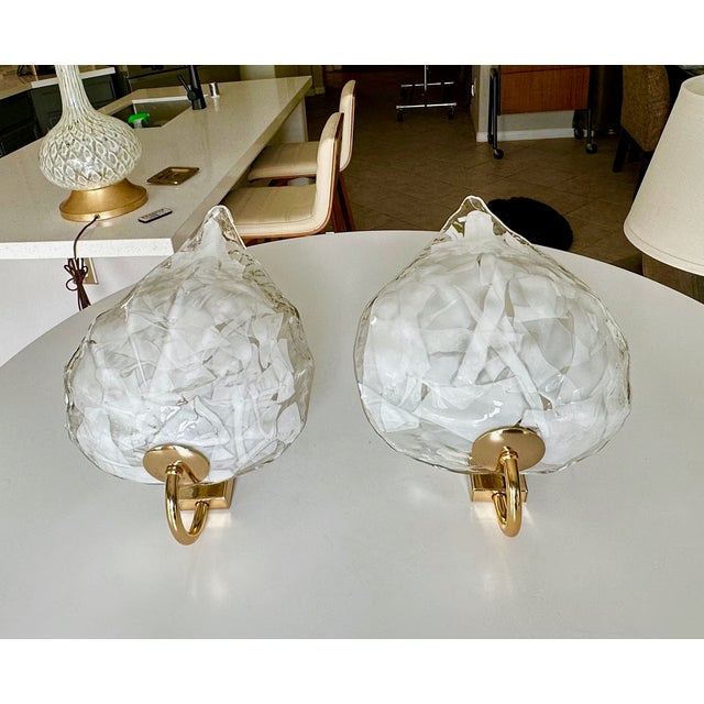 1960s Pair of Mazzega Murano White and Clear Glass Leaf Wall Sconces For Sale - Image 5 of 18