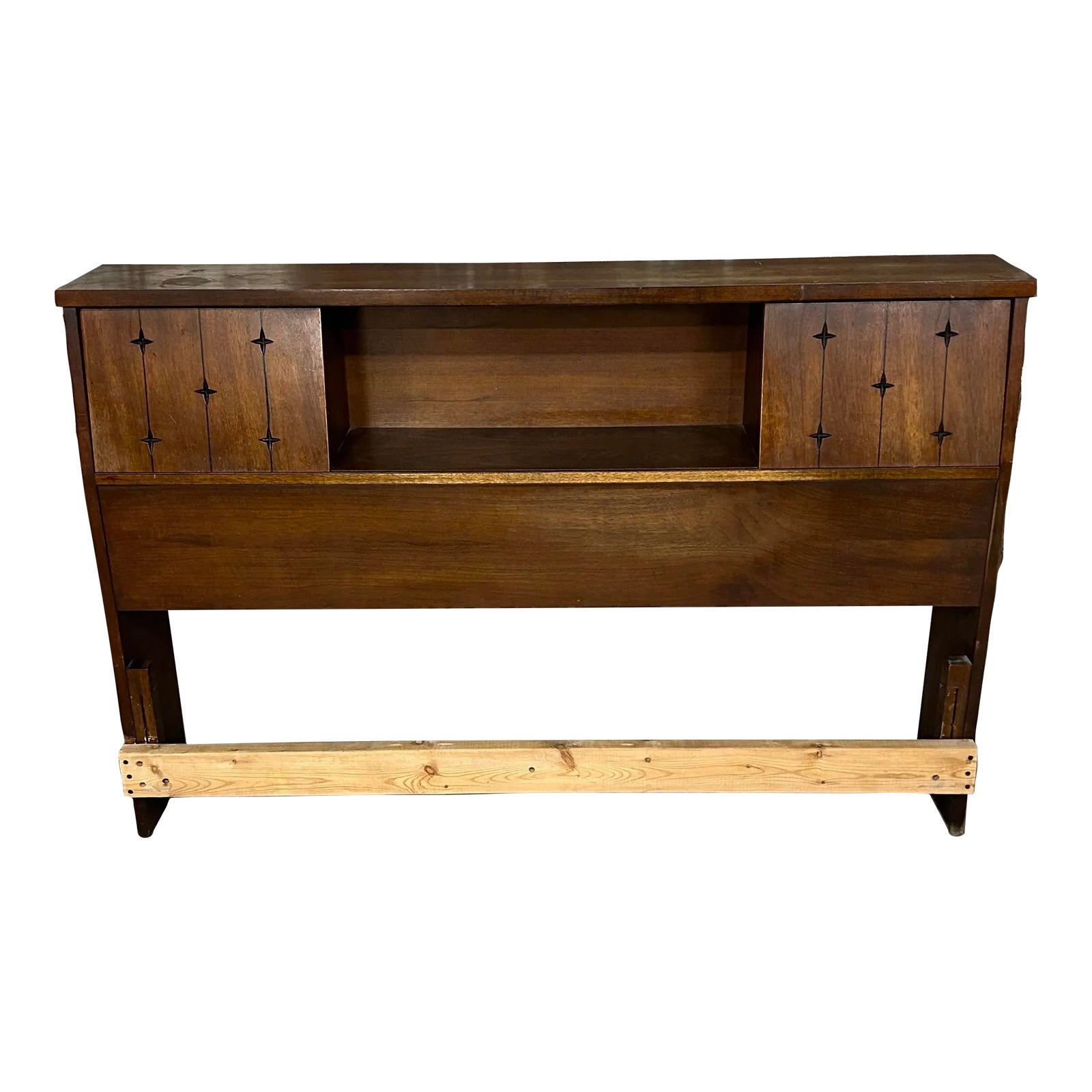 アンティークデスク　Broyhill Broyhill Saga Full Size Headboard With Storage. | Chairish