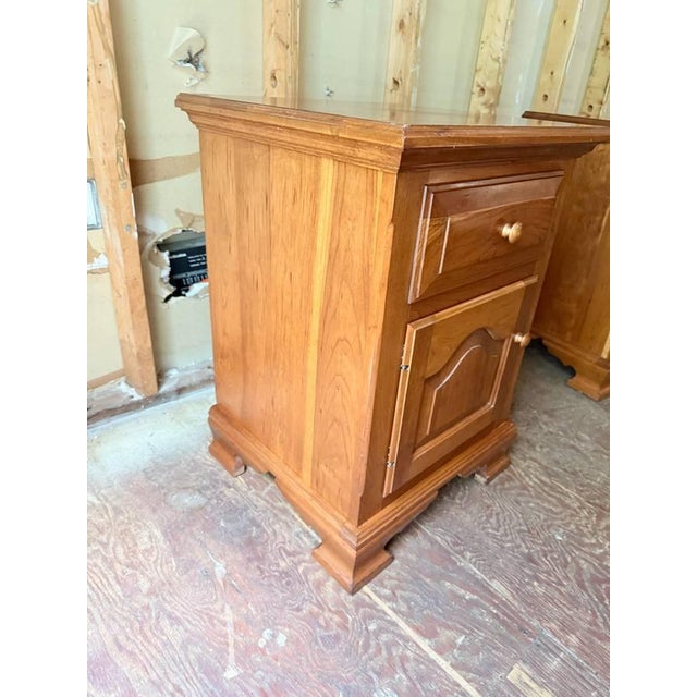 Wood Late 20th Century Pair of Contemporary Style Solid Wood 1 Drawer Nightstands For Sale - Image 7 of 15