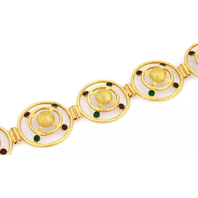 1990s Estate 22k Yellow Gold Enamel Large Fancy Ring Link Bracelet For Sale - Image 5 of 7