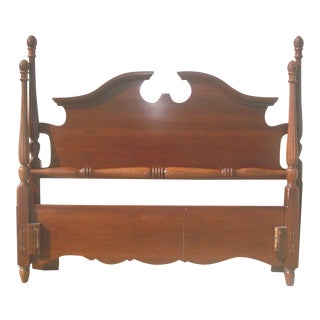 1960s Provincial Mahogany Queen Poster Pineapple Serpentine Bedframe For Sale