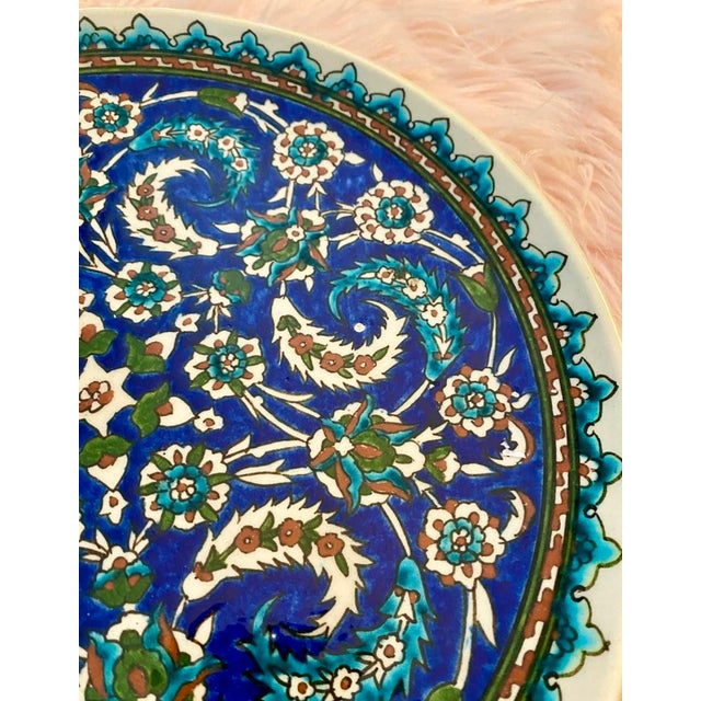 1950s Pair of 1950s Turkish Azim Cini Hand Painted Chargers For Sale - Image 5 of 9