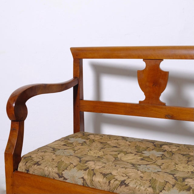 Directoire Walnut and Floral Fabric Bench, Italy, 1900s For Sale - Image 4 of 18