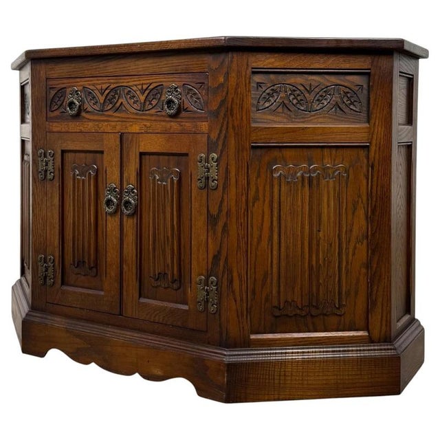 2000 - 2009 Antique Linenfold Panelled Cabinet in Oak, 1900s For Sale - Image 5 of 14